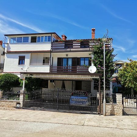 Apartments Anic Novigrad  Екстер'єр фото