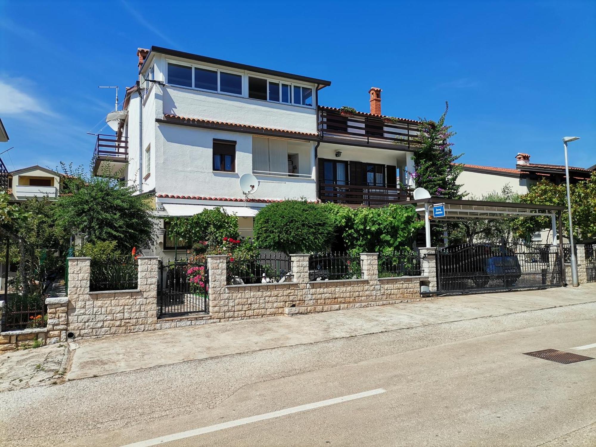 Apartments Anic Novigrad  Екстер'єр фото