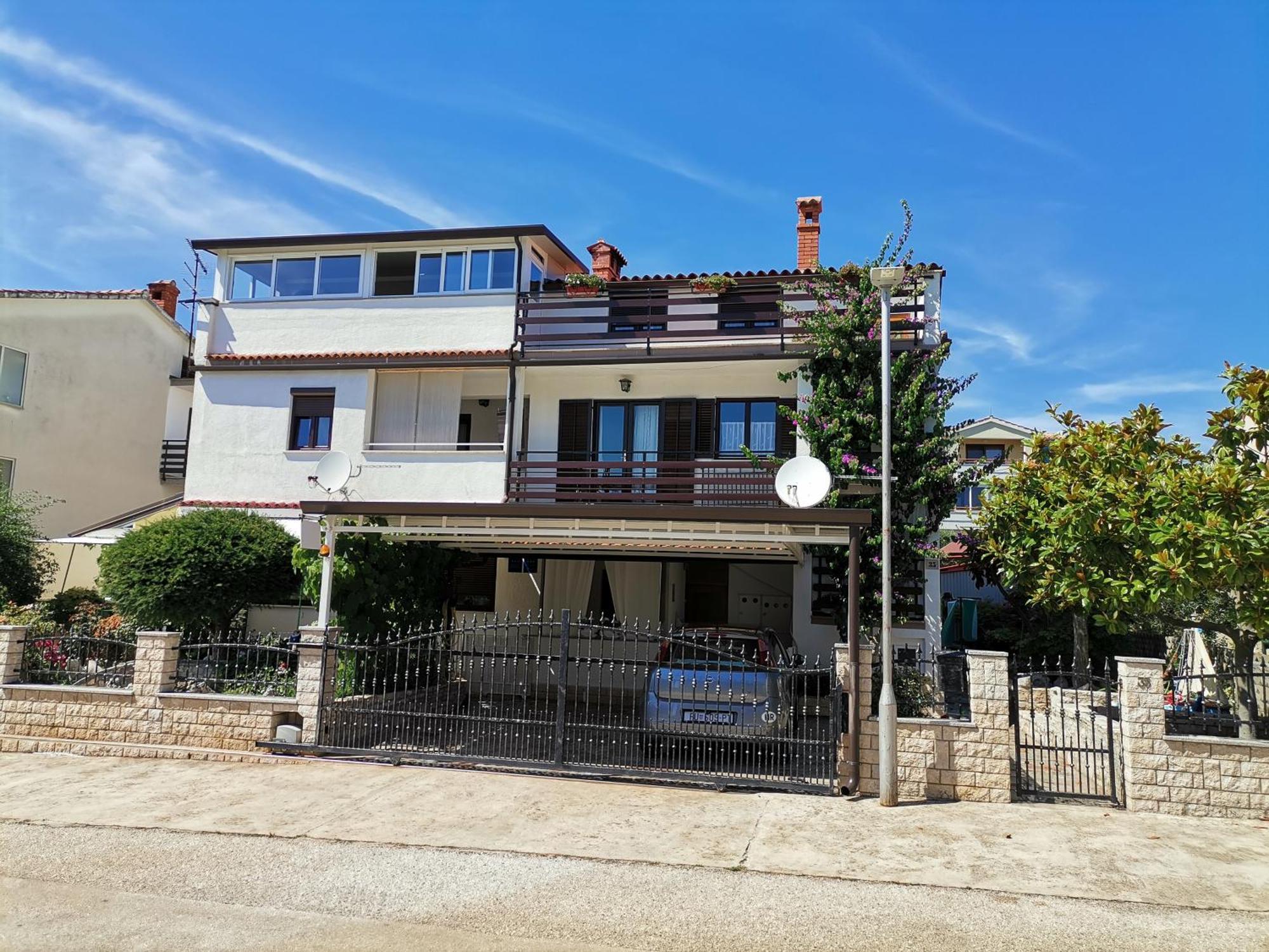 Apartments Anic Novigrad  Екстер'єр фото