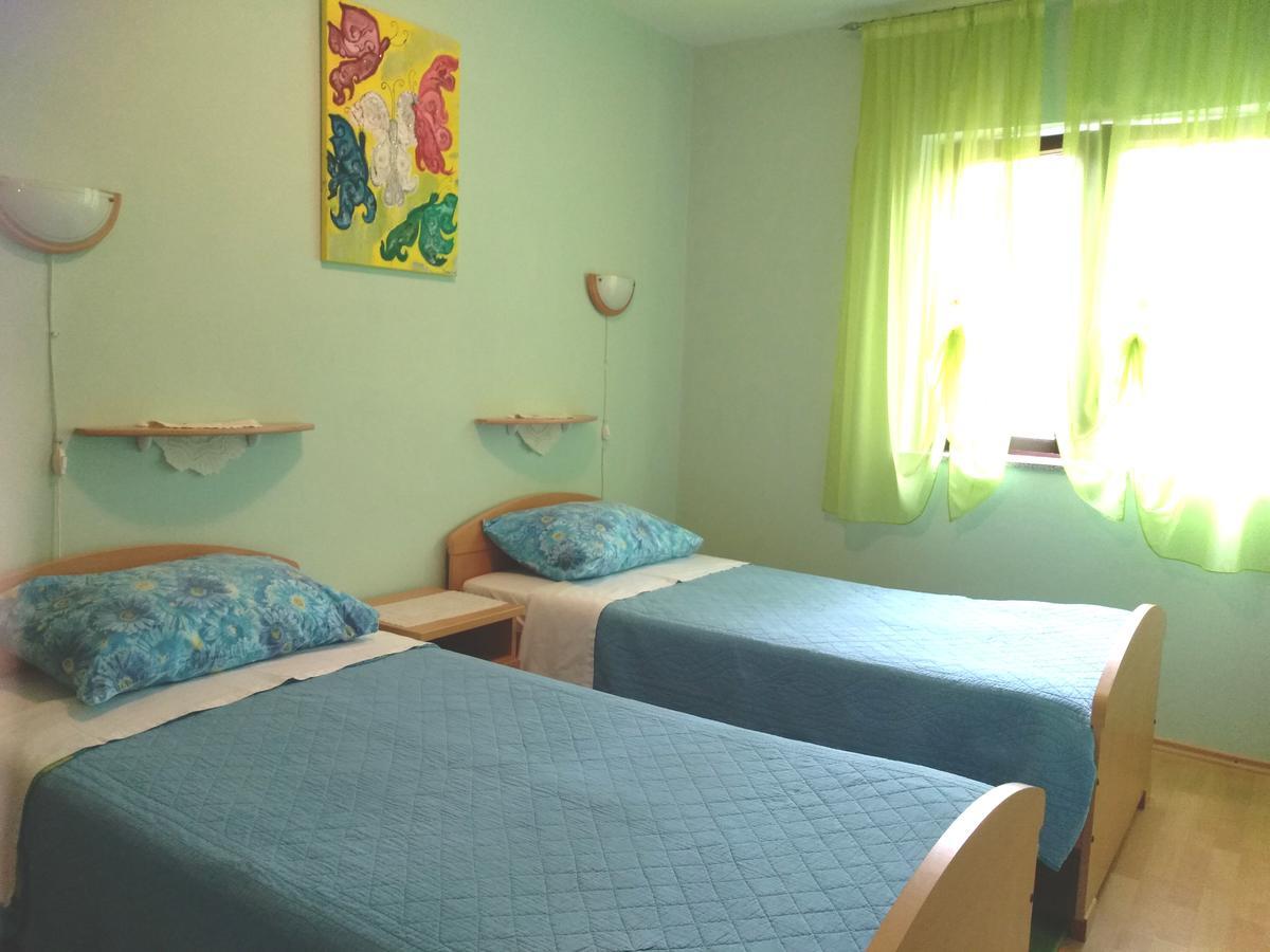 Apartments Anic Novigrad  Екстер'єр фото
